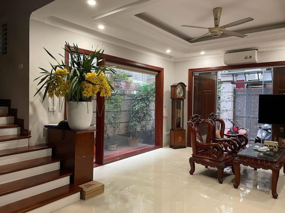 Bán Nhà Phố Phó Đức Chính, Ba Đình - 65m2, 5 Tầng, Giá 15.8 tỷ
