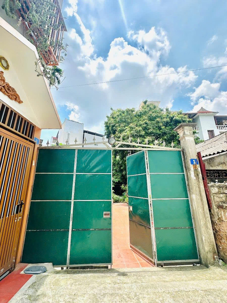 Chính chủ bán lô Ngọc Thụy Long Biên ,đất 71m2, mt 10m cực đẹp, vài bước ra đường to, giá đầu tư