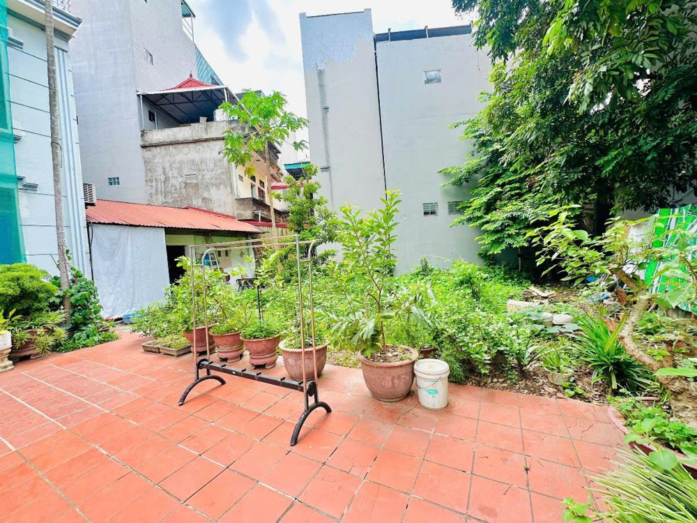 Chính chủ bán lô Ngọc Thụy Long Biên ,đất 71m2, mt 10m cực đẹp, vài bước ra đường to, giá đầu tư