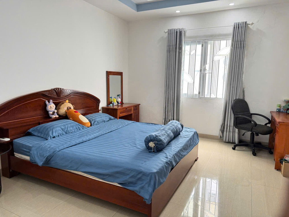 cần bán nhà mặt tiền đương B5 Khu Đô Thị Vĩnh Điềm Trung , diện tich 102 m2 Ngang 6m giá 8,9 tỷ 