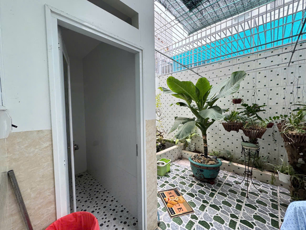 cần bán nhà mặt tiền đương B5 Khu Đô Thị Vĩnh Điềm Trung , diện tich 102 m2 Ngang 6m giá 8,9 tỷ 