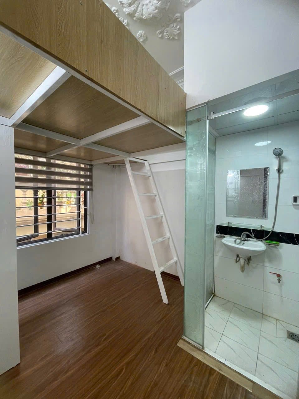 Nhà phố Chùa Láng - 37m² - 5 Tầng - Lô Góc - Dòng Tiền 500TR/Năm