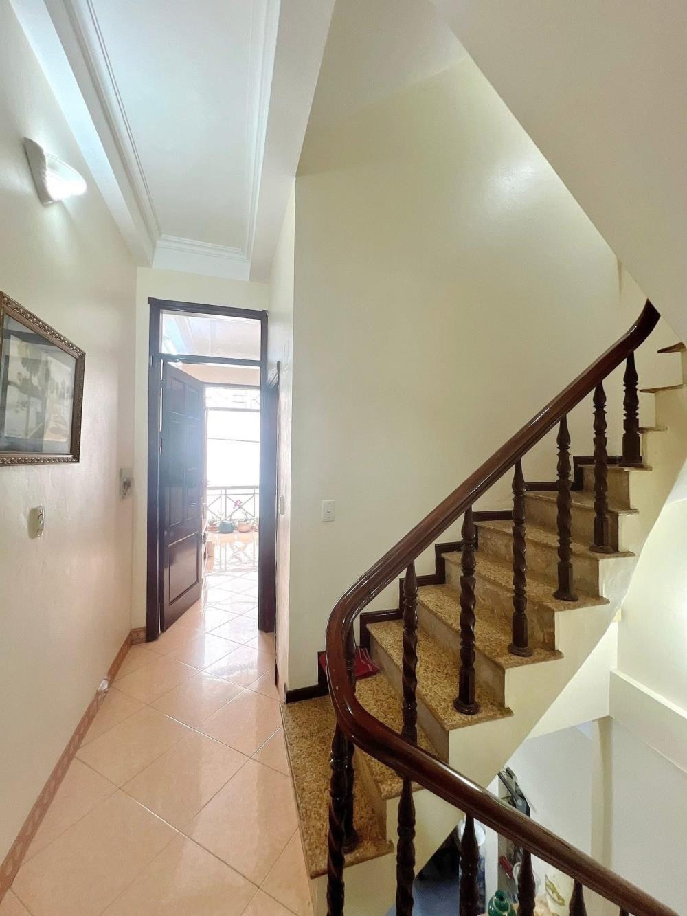 Bán nhà phố Nguyễn Phúc Lai, Hoàng Cầu - 42m2, 4 tầng, ô tô đỗ cửa, giá 14.42 tỷ