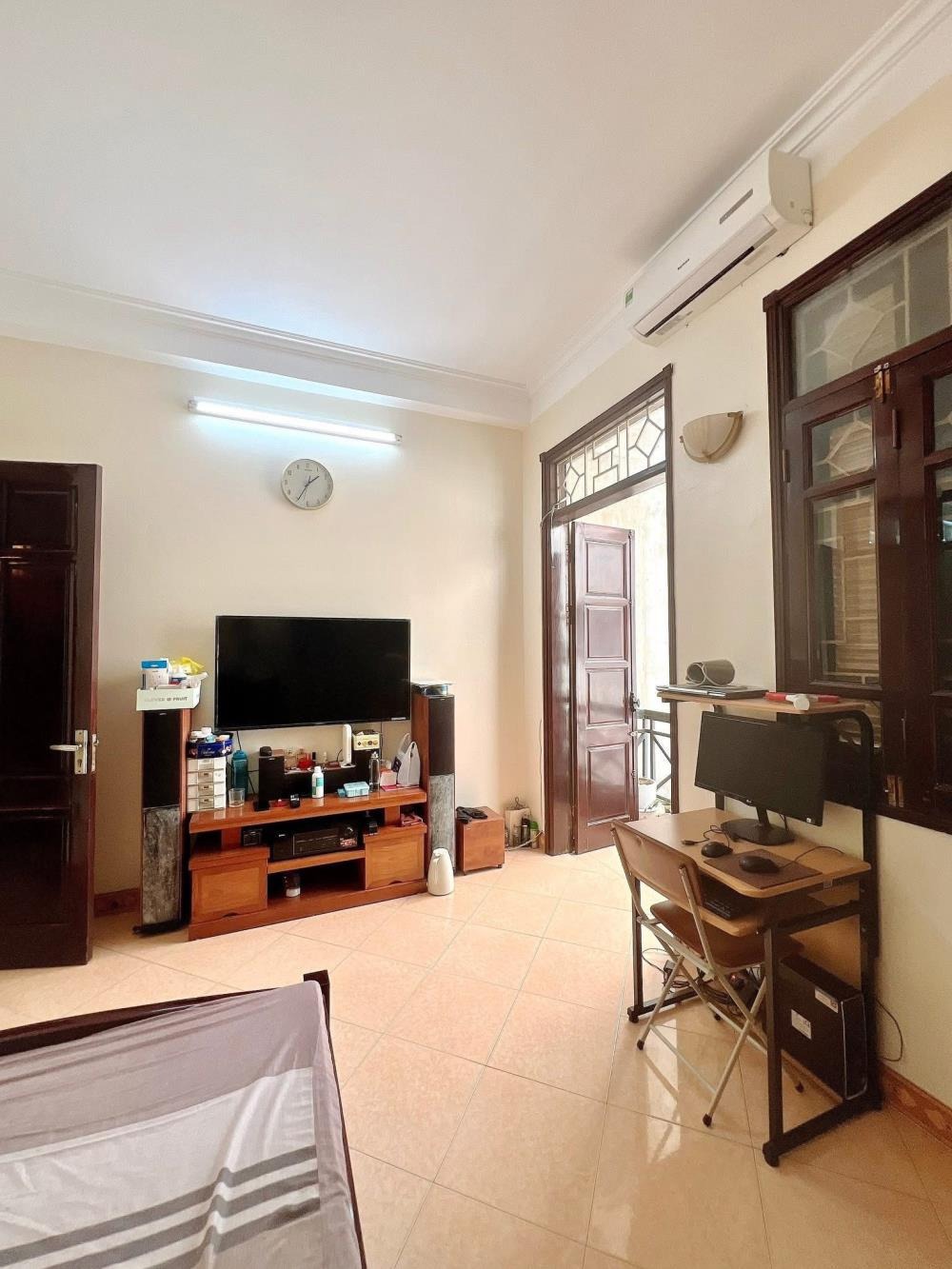 Bán nhà phố Nguyễn Phúc Lai, Hoàng Cầu - 42m2, 4 tầng, ô tô đỗ cửa, giá 14.42 tỷ