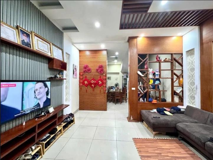 Bán nhà An Dương Vương, Tây Hồ - 95m2, 4 tầng, Ngõ Ô Tô, Giá 16.8 Tỷ