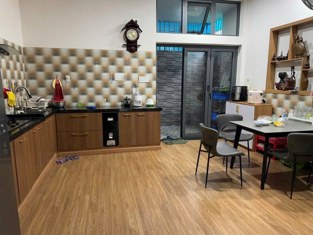 Nhà 1 trệt 3 lầu – Kinh doanh căn hộ siêu lợi nhuận
diện tích: Ngang 6m, tổng 138m² Giá bán : 12