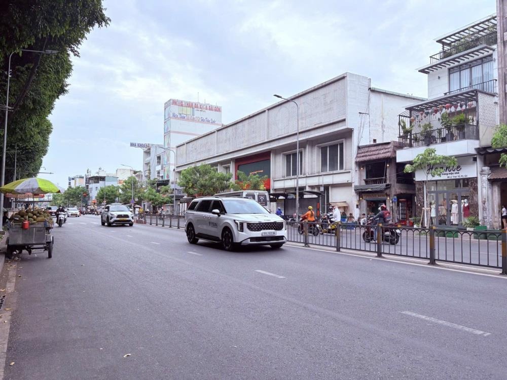 Bán Nhà Mặt Tiền Lý Thái Tổ, Quận 3 - 63m2, 6 Tầng, Giá 14 Tỷ