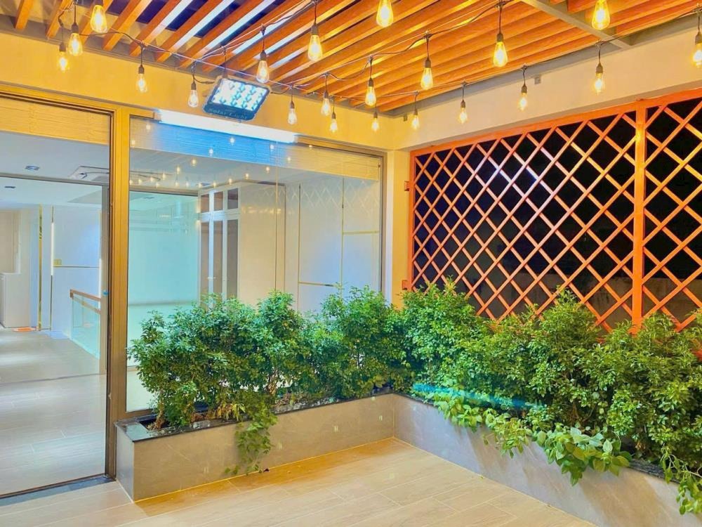 Nhà Đẹp Mặt Tiền, Sơn Kỳ, Tân Phú - 100m2, 4PN, 5WC, Giá 13.5 Tỷ