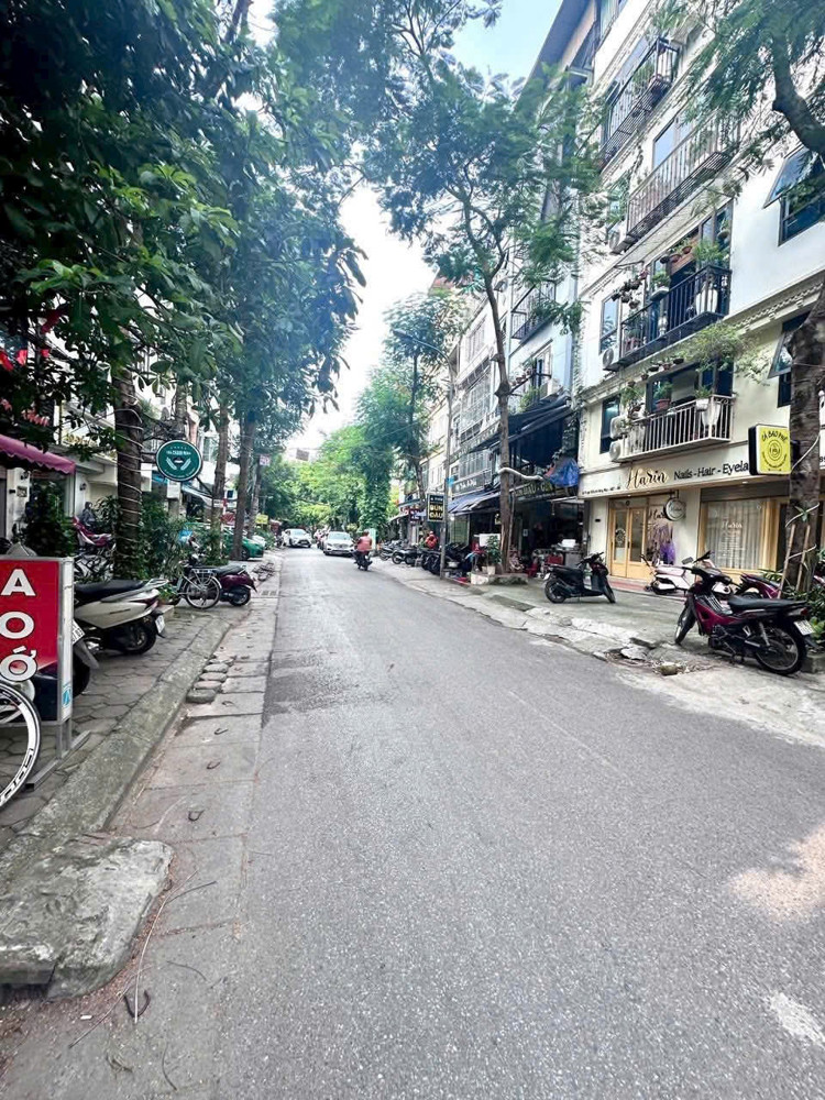 CHỦ HẠ CHÀO BÁN GẤP PHỐ CỔ HÀNG BUỒM TRAI TIM CỦA 36 PHỐ HÀNG HÀ NỘI 
CON PHỐ NƠI TỪNG LÀ CON