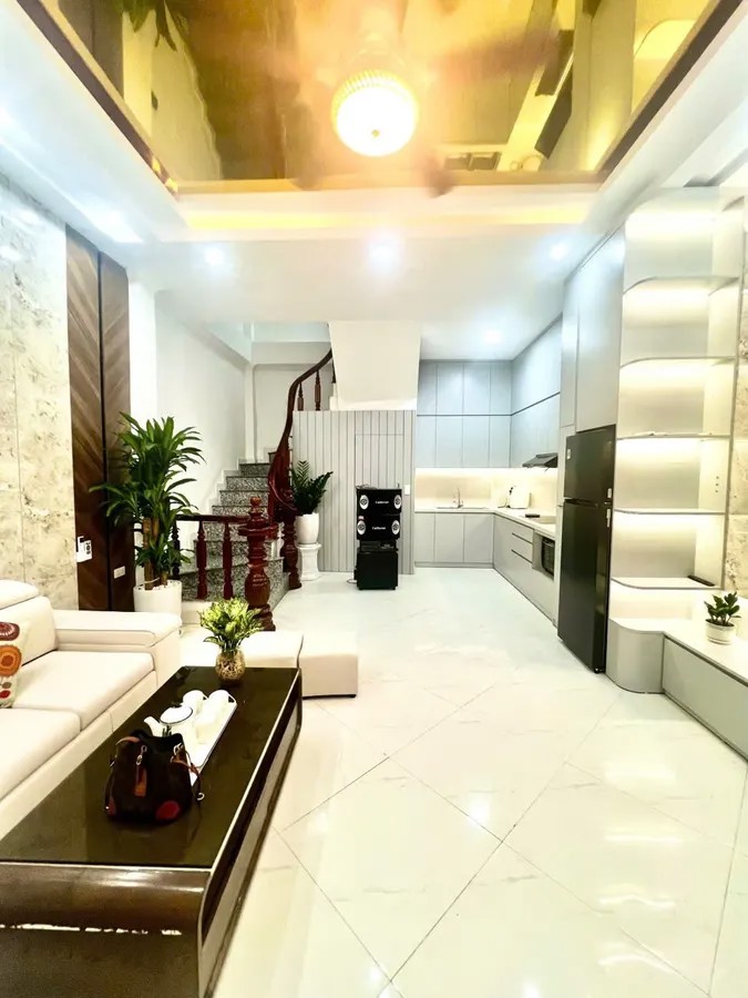 NHÀ  ĐẸP NGÕ THÔNG TRUNG TÂM, QUẬN ĐỐNG ĐA 45m2 X 5 Tầng 8.85 tỷ Hà Nội