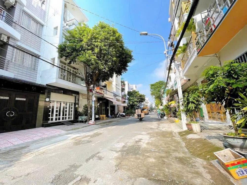 Bán nhà mặt tiền đường Thành Công, Quận Tân Phú - Vị trí đắc địa, kinh doanh sầm uất