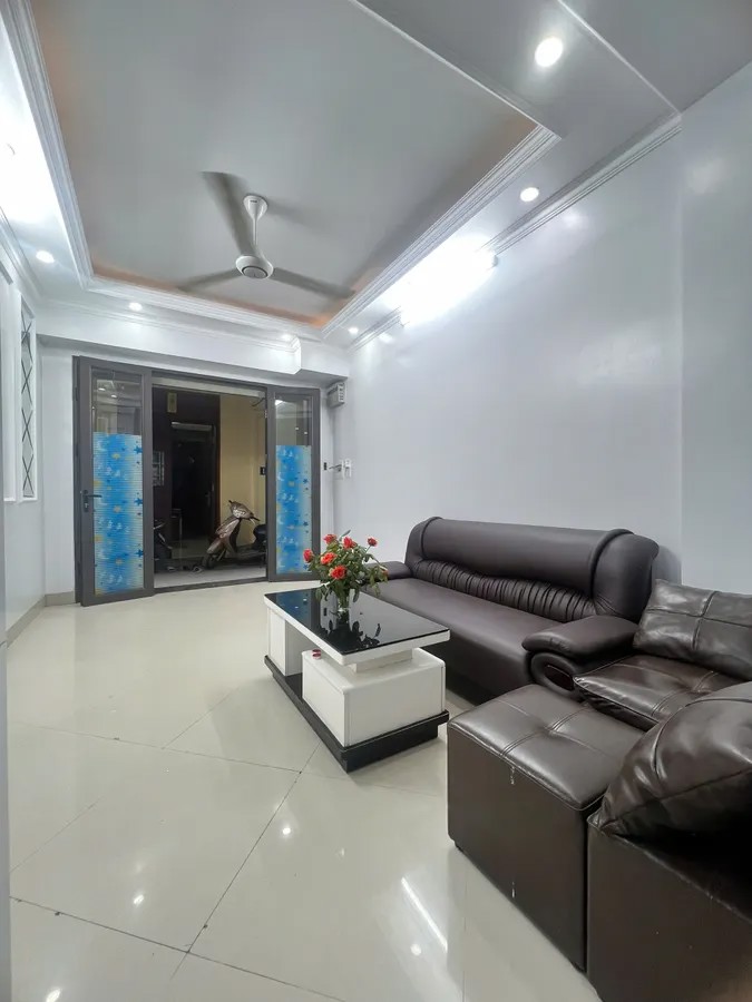 NHÀ MỚI FULL NỘI THẤT Bát Khối 30 m2 X 5 tầng mặt tiền 3.5m 6.1 tỷ Long Biên Hà Nội