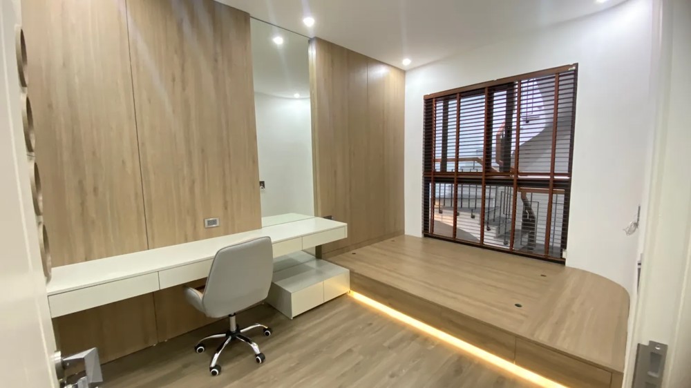 NHÀ ĐẸP DÂN XÂY 5 TẦNG Phố Ngọc Thụy 65m2 mặt tiền 4.1m, 16.8 Tỷ Long Biên Hà Nội