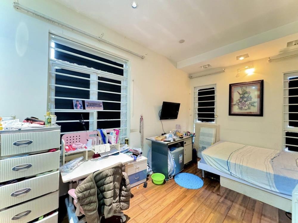 Bán Nhà Kim Đồng 321m2 - Mặt Tiền Rộng, Ô Tô Vào Cửa, Giá Tốt