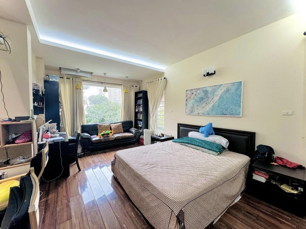Bán Nhà Kim Đồng 321m2 - Mặt Tiền Rộng, Ô Tô Vào Cửa, Giá Tốt