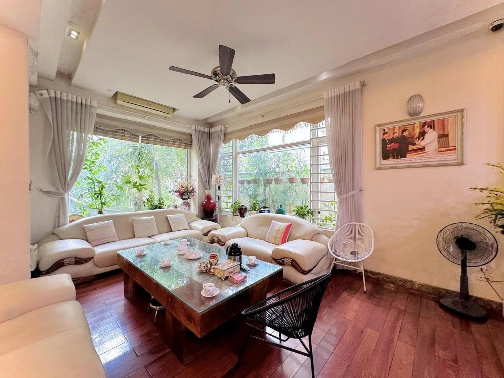 Bán Nhà Kim Đồng 321m2 - Mặt Tiền Rộng, Ô Tô Vào Cửa, Giá Tốt