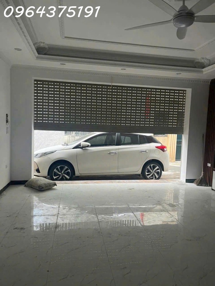 HIẾM BÁN NHÀ VIỆT HƯNG - 6  TẦNG - THANG MÁY - GARA Ô TÔ - LÔ GÓC -  HƯỚNG NAM - SÁT CÔNG VIÊN