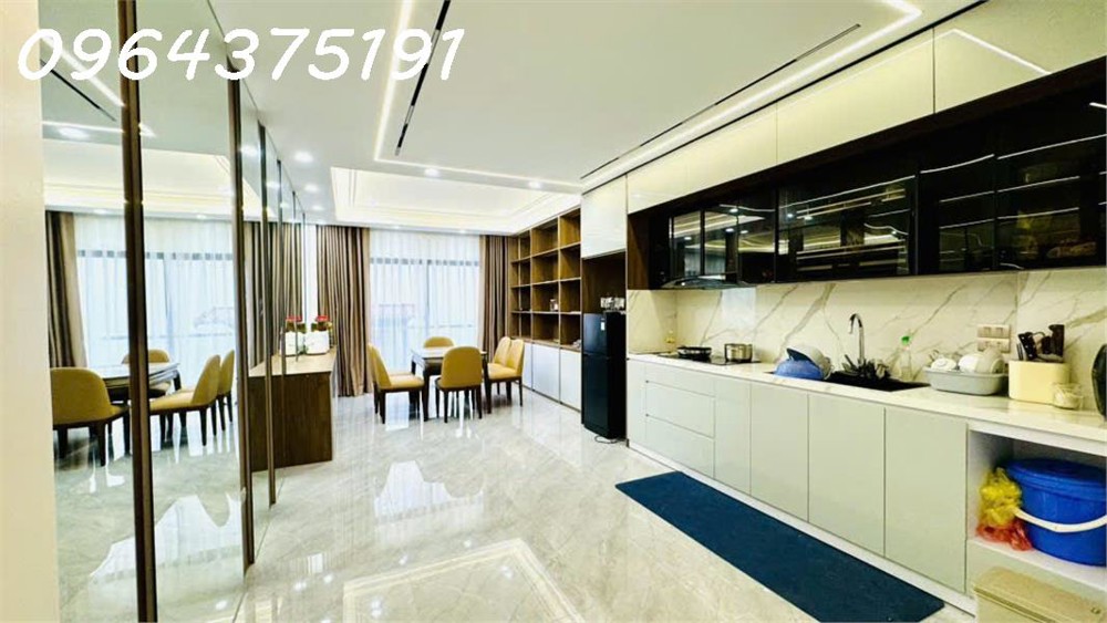 HIẾM BÁN NHÀ VIỆT HƯNG - 6  TẦNG - THANG MÁY - GARA Ô TÔ - LÔ GÓC -  HƯỚNG NAM - SÁT CÔNG VIÊN