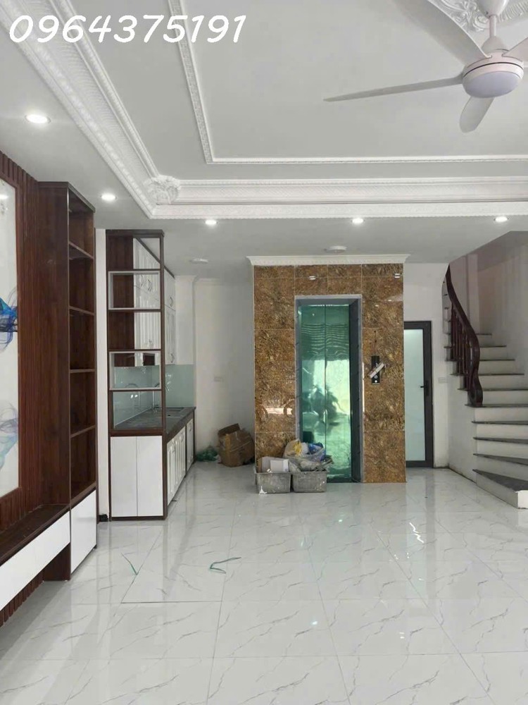 HIẾM BÁN NHÀ VIỆT HƯNG - 6  TẦNG - THANG MÁY - GARA Ô TÔ - LÔ GÓC -  HƯỚNG NAM - SÁT CÔNG VIÊN