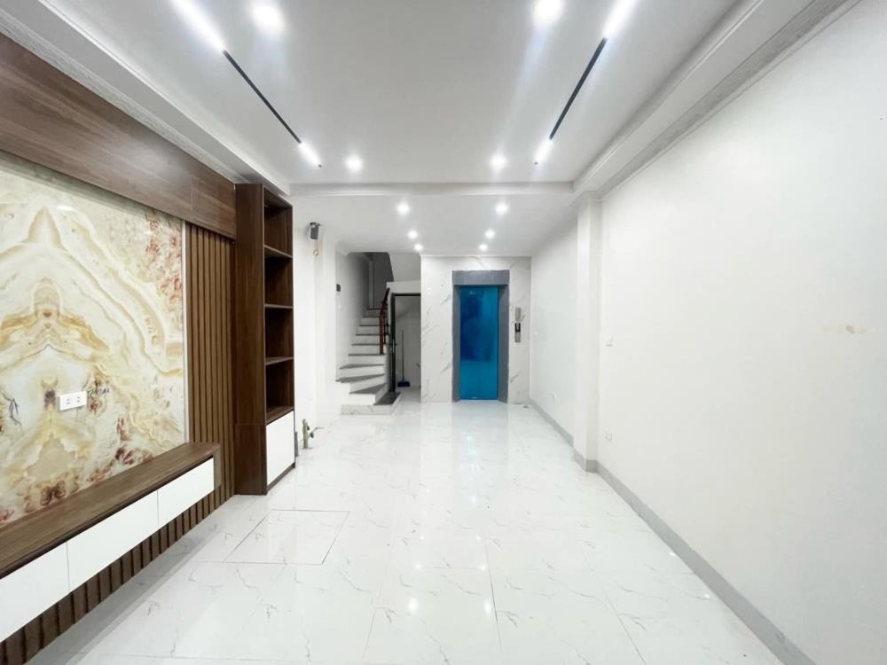 Bán nhà chợ hoa Quảng An, Âu Cơ - 55m², 5 tầng, thang máy, 13 tỷ - Vị trí trung tâm sầm uất