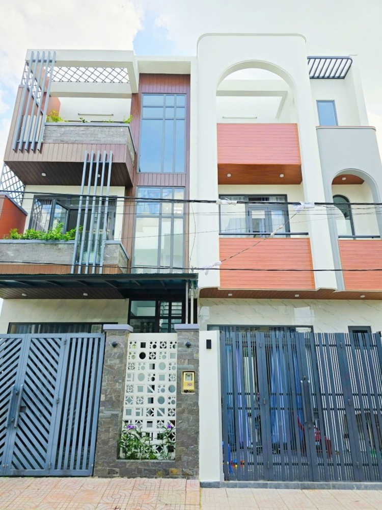 Bán đất thổ cư Đường Long Thuận, Phường Long Phước, TP HCM, DT 59m2, 4 x14.7m, SHR, 3.35 tỷ