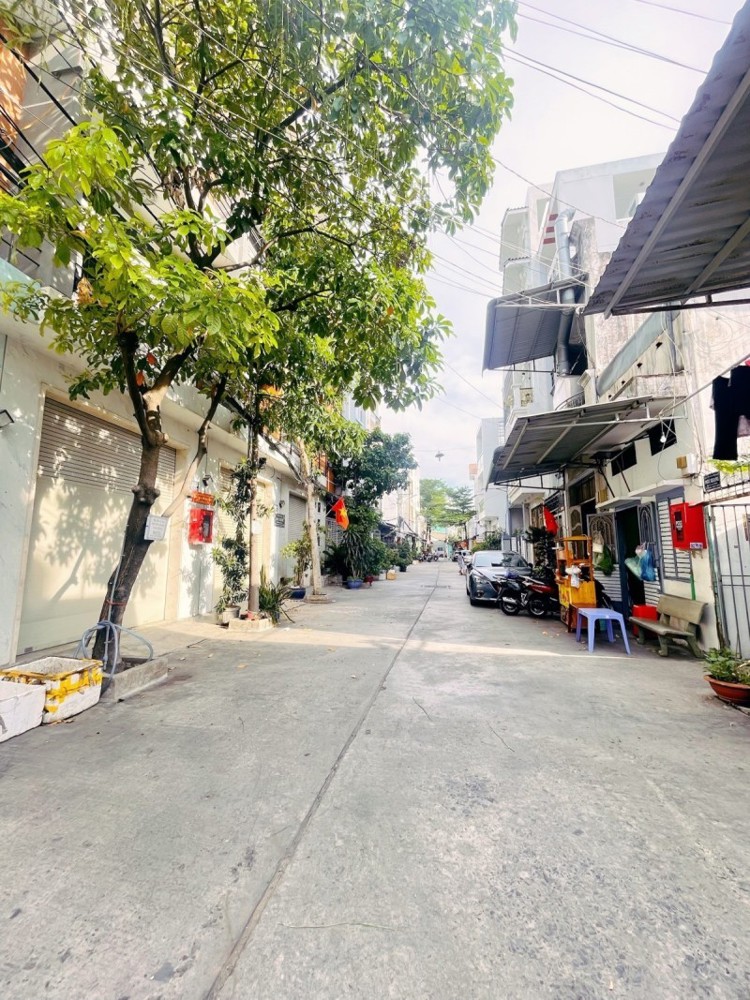 Bán nhà Đô Đốc Long, Tân Phú - DT 72m2, 4 Tầng, Hẻm 5m xe hơi vào nhà