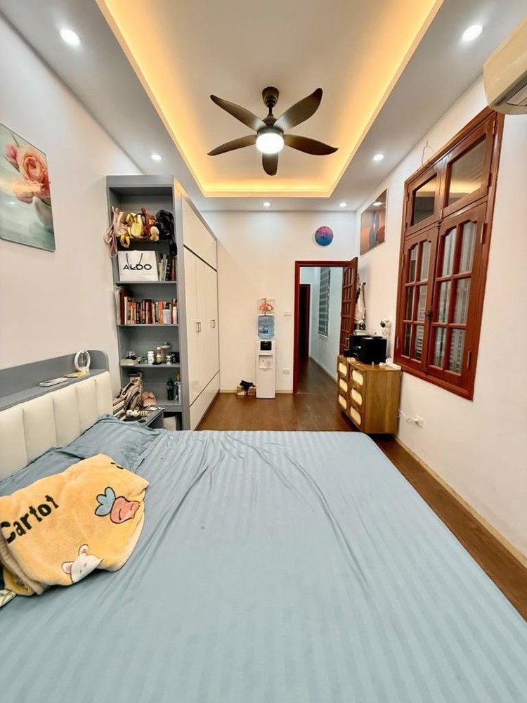 Bán nhà Nghĩa Đô 34m2, 4 tầng, gần Võ Chí Công, giá 5,4 tỷ