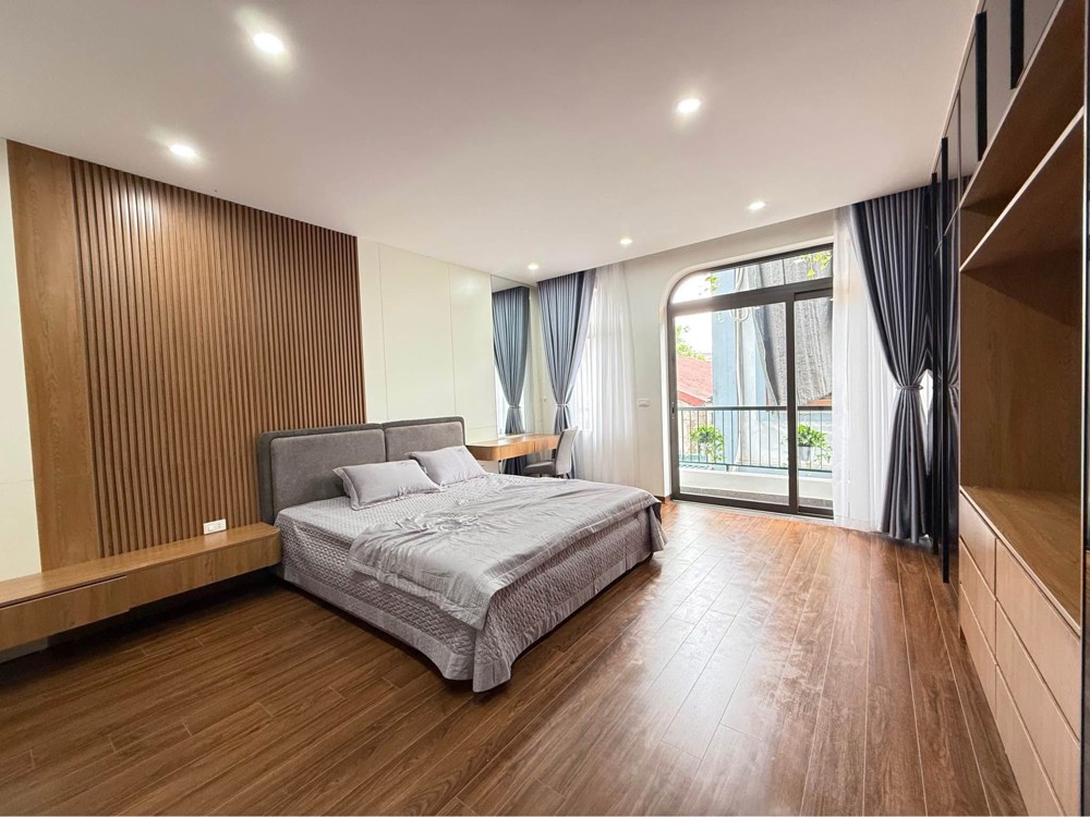 Nhà Đẹp Âu Cơ - Thang máy - 20m Oto - 7 Ngủ - nhỉnh 13 tỷ