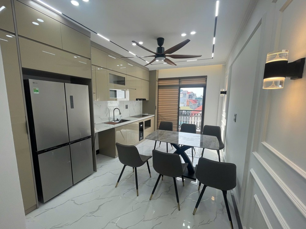 Nhà Đẹp Âu Cơ - Thang máy - 20m Oto - 7 Ngủ - nhỉnh 13 tỷ
