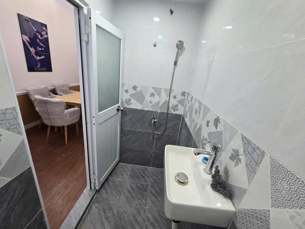 Bán Căn Hộ Tập Thể Nguyễn Chí Thanh, Quận 10 - Giá 1.9 Tỷ