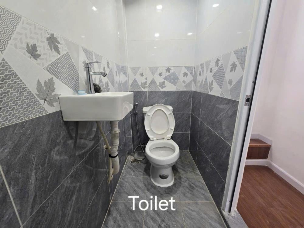 Bán Căn Hộ Tập Thể Nguyễn Chí Thanh, Quận 10 - Giá 1.9 Tỷ