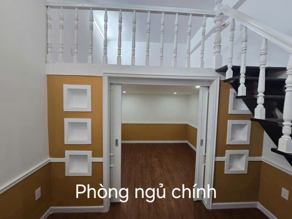 Bán Căn Hộ Tập Thể Nguyễn Chí Thanh, Quận 10 - Giá 1.9 Tỷ