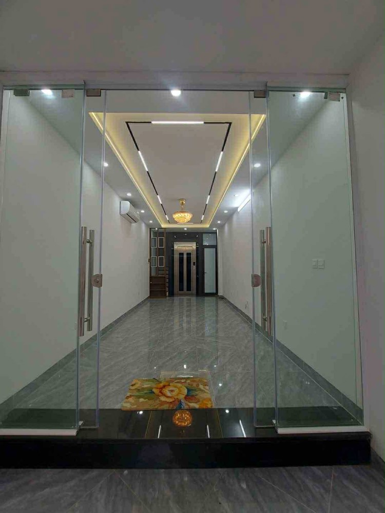 Bán nhà Vĩnh Hưng, Hoàng Mai 45m, lô góc 3 thoáng, ô tô tải đỗ cửa, thang máy nhập khẩu êm ru, gần