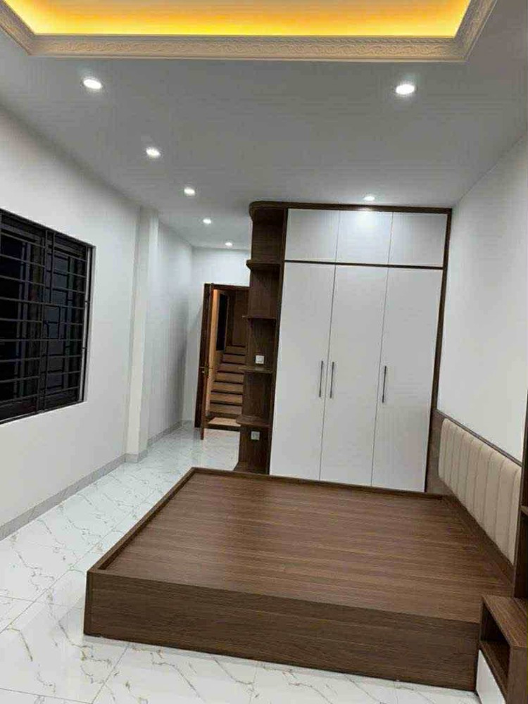 Bán nhà Vĩnh Hưng, Hoàng Mai 45m, lô góc 3 thoáng, ô tô tải đỗ cửa, thang máy nhập khẩu êm ru, gần