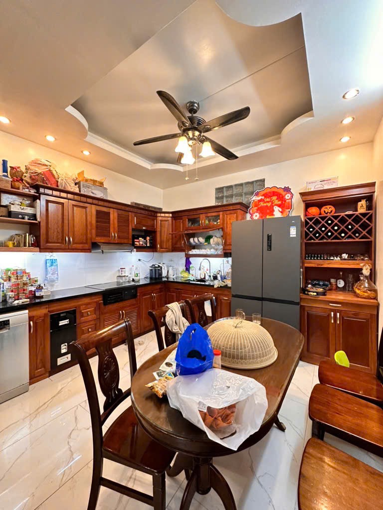 Bán Gấp Nhà Trung Kính, Cầu Giấy - 60m², 4 Tầng, Ô Tô Đỗ Cận Nhà - 11 Tỷ