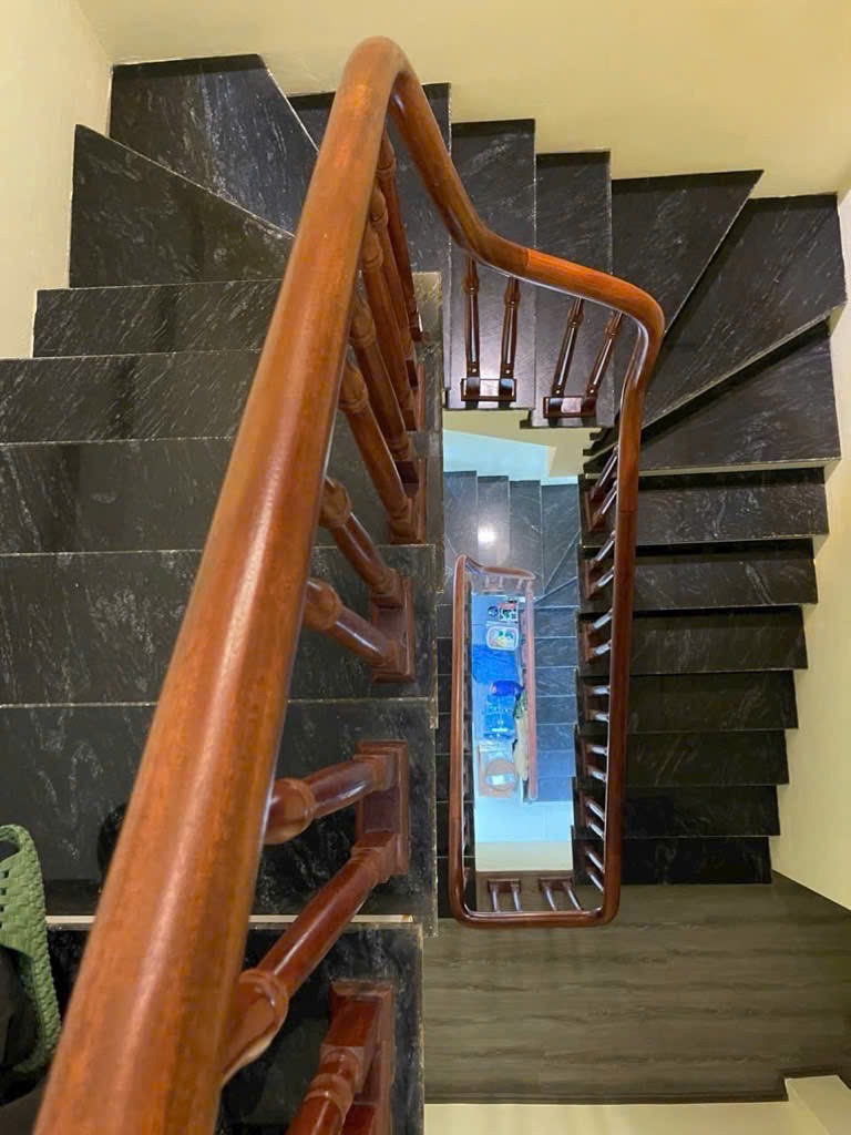 Bán Gấp Nhà Trung Kính, Cầu Giấy - 60m², 4 Tầng, Ô Tô Đỗ Cận Nhà - 11 Tỷ