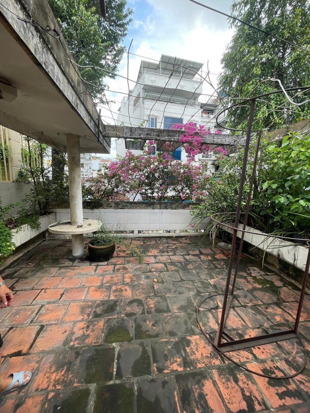 Bán Nhà 2 Mặt Tiền Đắc Địa, 142m² - Vị Trí Vàng, Tiềm Năng Đầu Tư