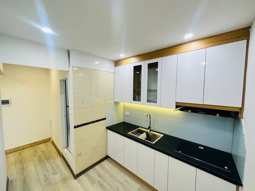 Vũ Hữu Lê Văn Lương - 33m2 - Nhà dân xây chắc chắn - long lanh - Khu vực ngã tư đèn xanh đỏ Khuất