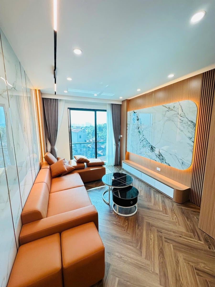 Bán nhà Xuân Đỗ, Long Biên 47m2, 6 tầng, Giá 9.2 tỷ - Vị trí đẹp, tiện ích đầy đủ