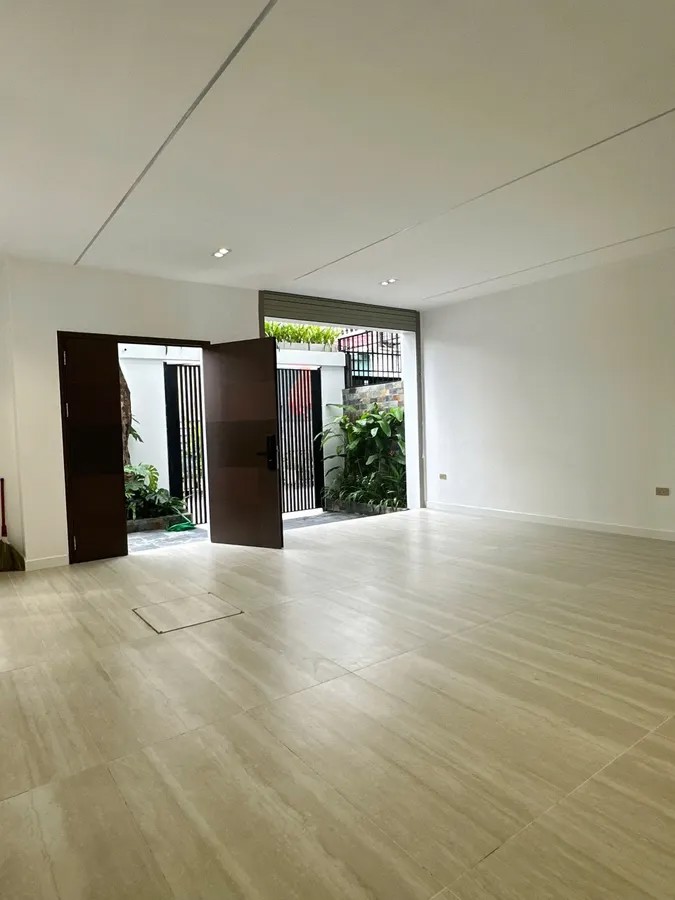 NHÀ MẶT PHỐ Nguyễn Văn Linh 79m2 X 5 Tầng, MT 6M, 20.5 tỷ Long Biên Hà Nội
