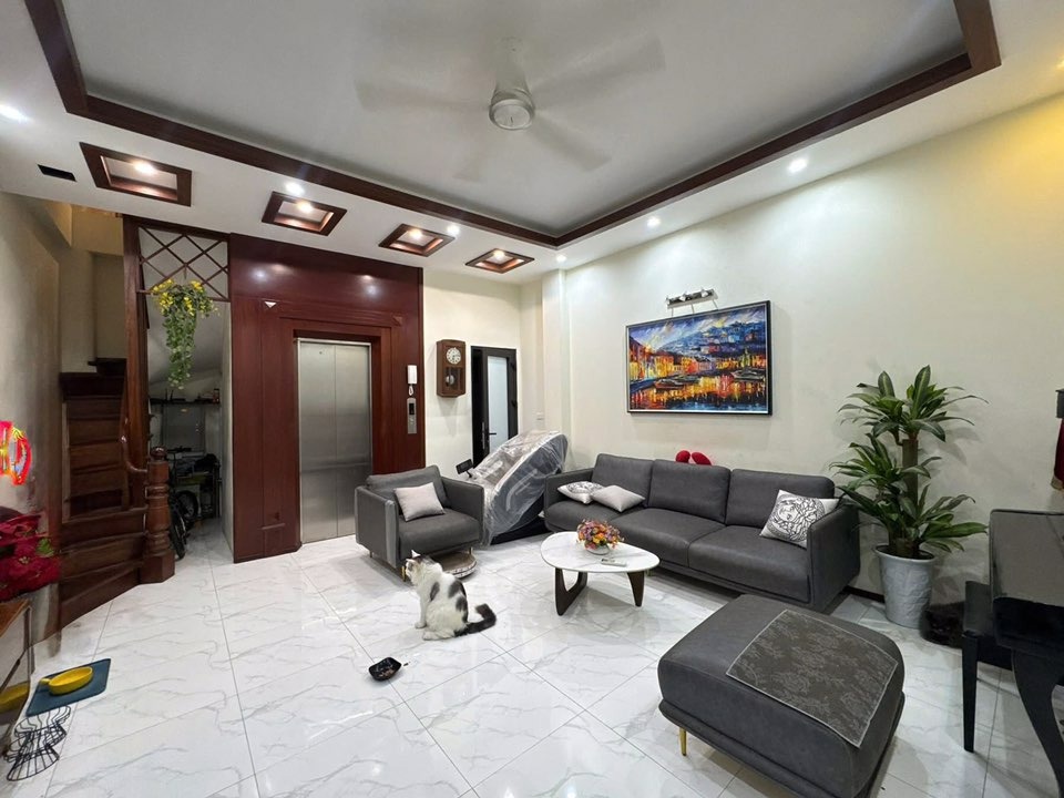 Bán Nhà Phố Tây Sơn, Đống Đa - 50m², 6 Tầng, Mặt Tiền Rộng - Giá 15.5 Tỷ