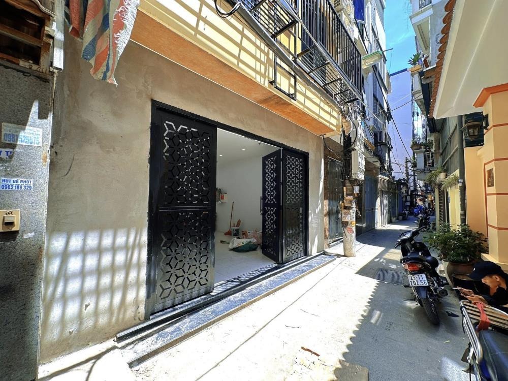 Bán CCMN Cầu Giấy - 19 Phòng Khép Kín - Dòng Tiền 1 Tỷ/Năm