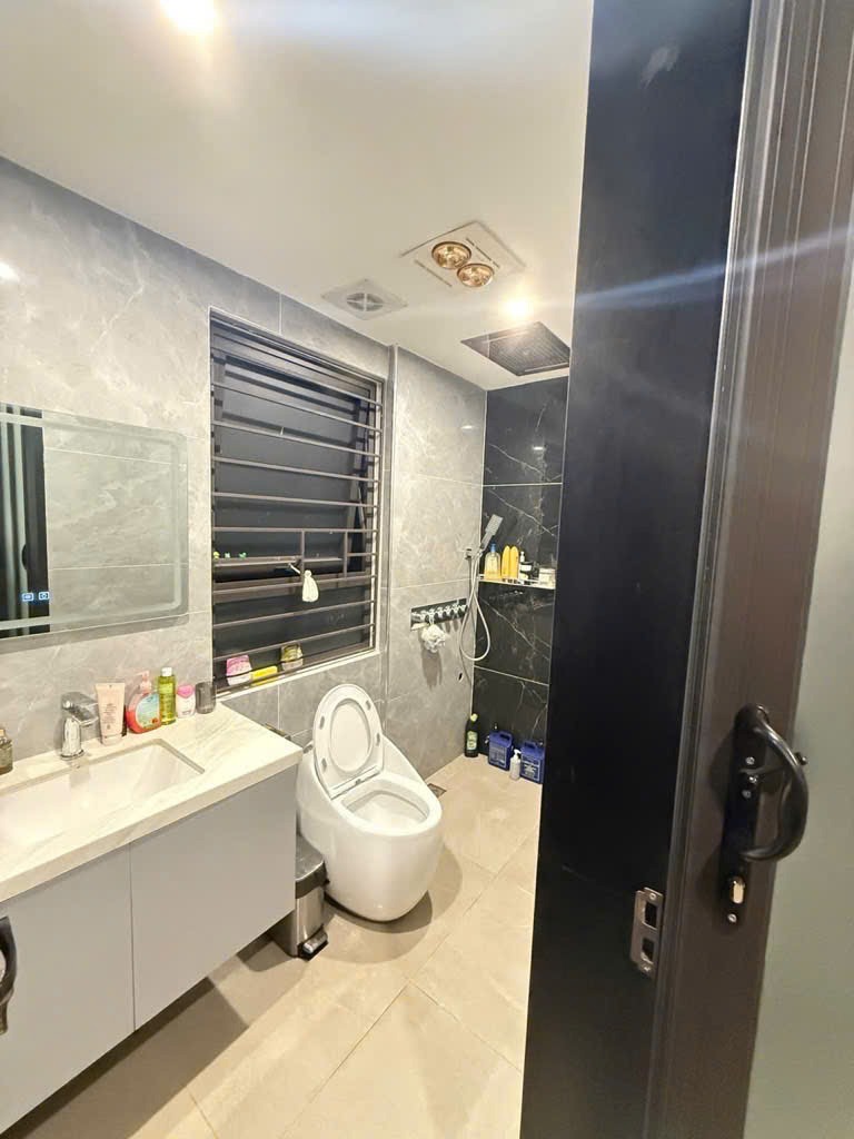 Bán nhà Ba Đình mặt phố kinh doanh, lô góc 5 tầng, ô tô dừng cửa
