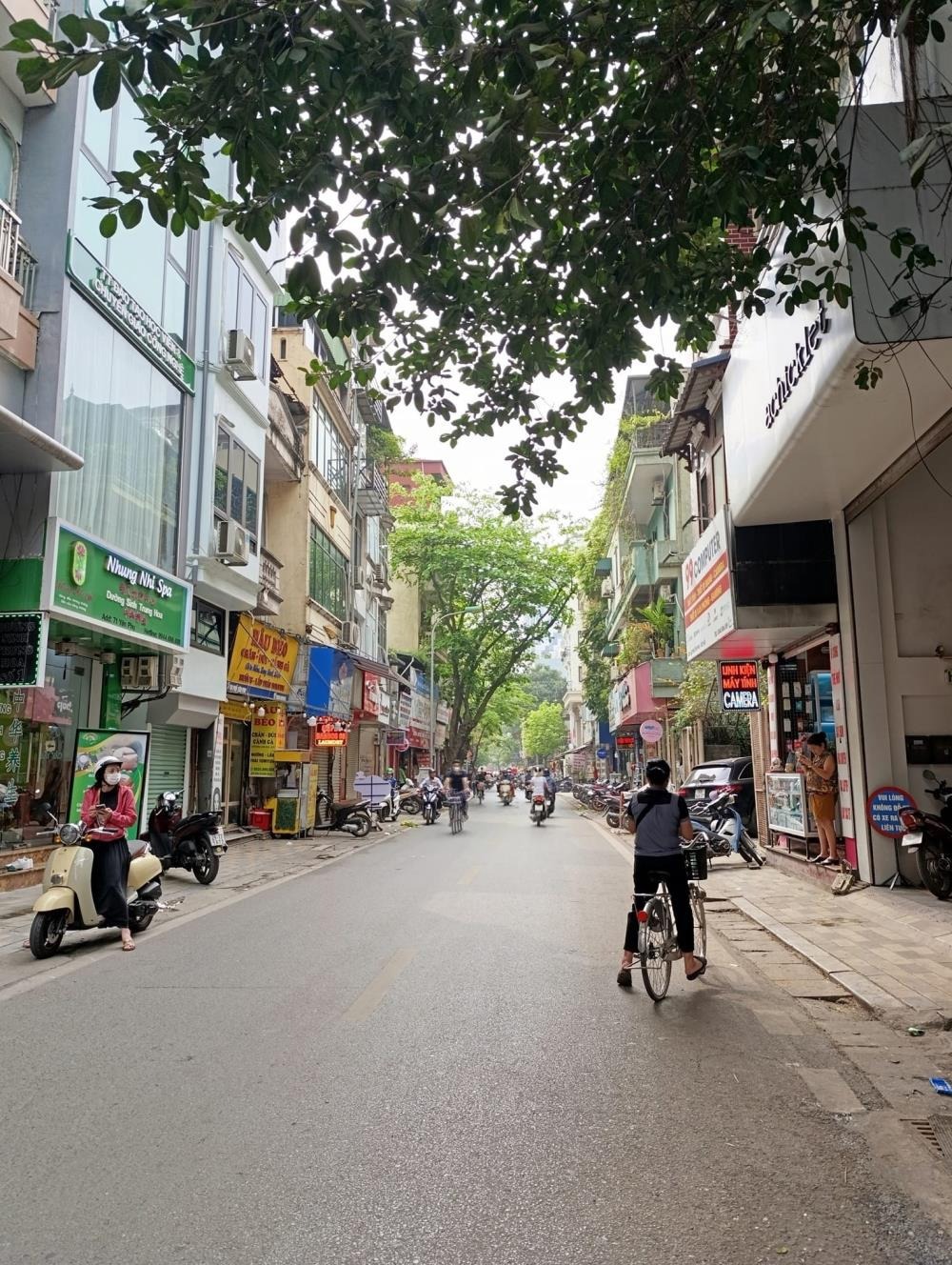 Bán nhà mặt phố Yên Phụ, Tây Hồ - 69m2, 5 tầng, lô góc 3 thoáng - 26 tỷ (TL)