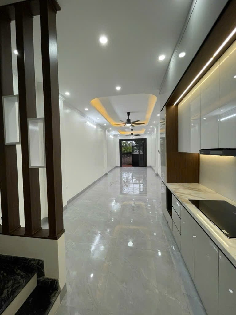 Bán Nhà Phố Thanh Am 5 Tầng, 55m² - Giá 6.8 Tỷ - Vị Trí Đắc Địa