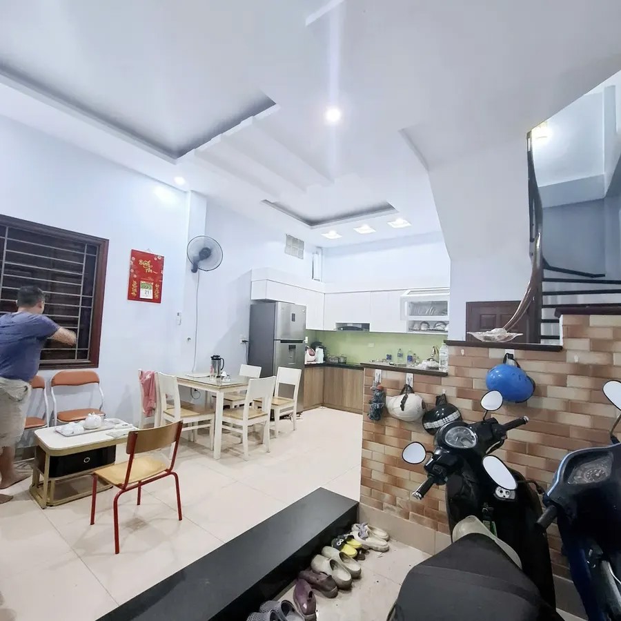 NHÀ ĐẸP DÂN XÂY Phố Bồ Đề 35m2 X 5 Tầng MT 4.5M 7.5 Tỷ Long Biên Hà Nội