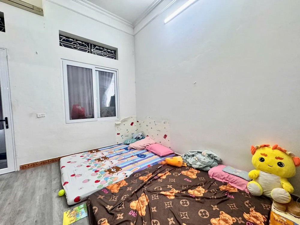 BÁN NHÀ RIÊNG Phố Nguyễn Văn Cừ 56m2 X 5 Tầng MT4m,9.5 Tỷ Long Biên
