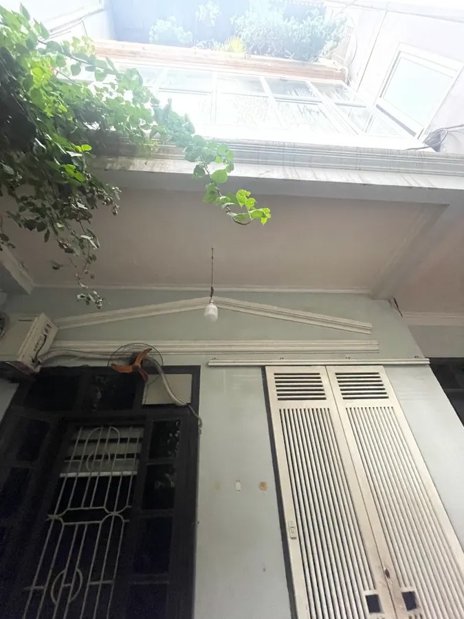 BÁN NHÀ RIÊNG Phố Nguyễn Văn Cừ 56m2 X 5 Tầng MT4m,9.5 Tỷ Long Biên