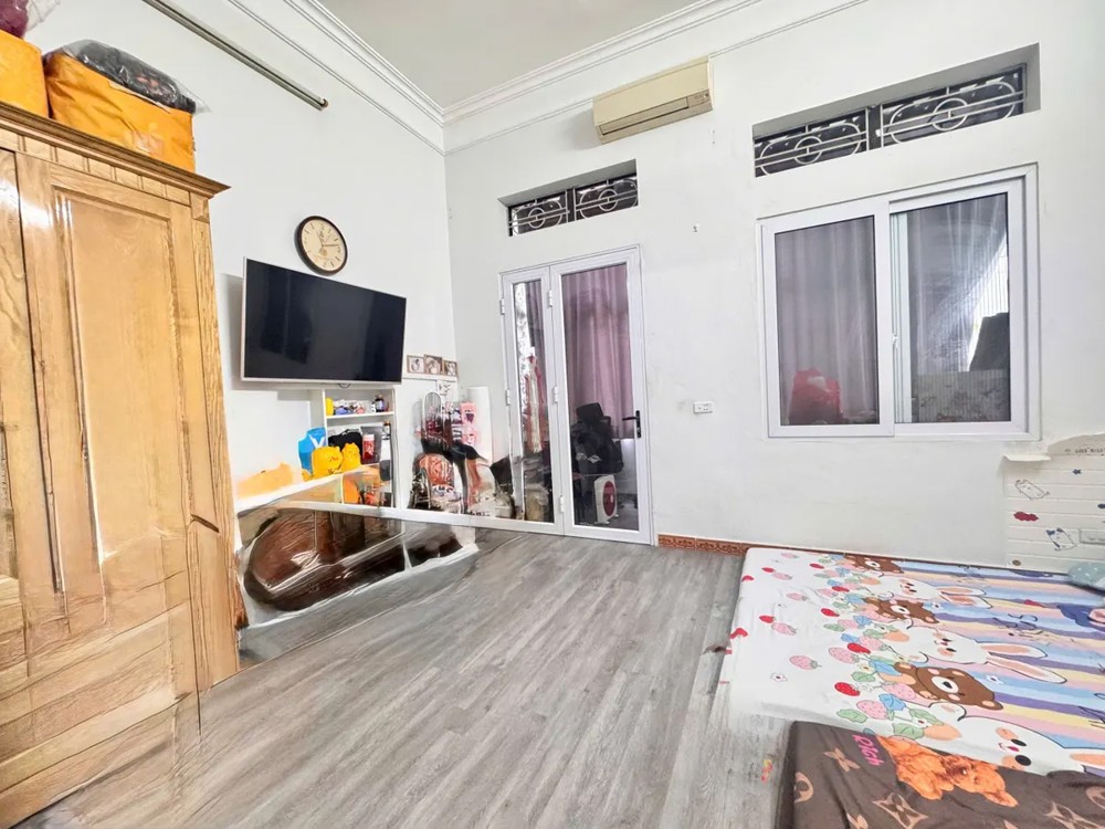 BÁN NHÀ RIÊNG Phố Nguyễn Văn Cừ 56m2 X 5 Tầng MT4m,9.5 Tỷ Long Biên