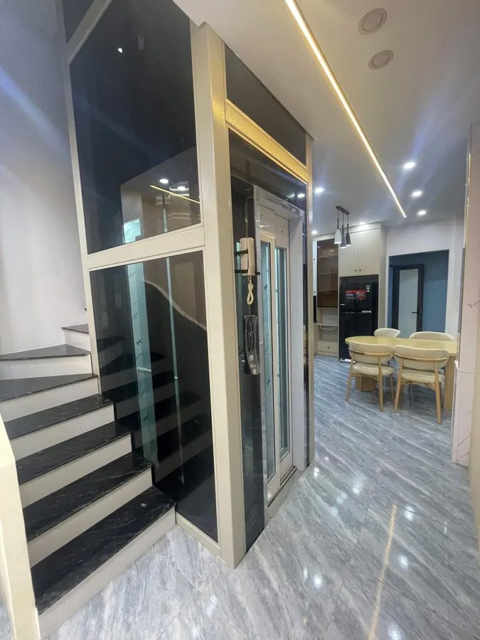 NHÀ ĐẸP ĐẦU Phố Ngọc Thụy 48m2 X 5 tầng MT3.6 m,8.9 tỷ Long Biên Hà Nội